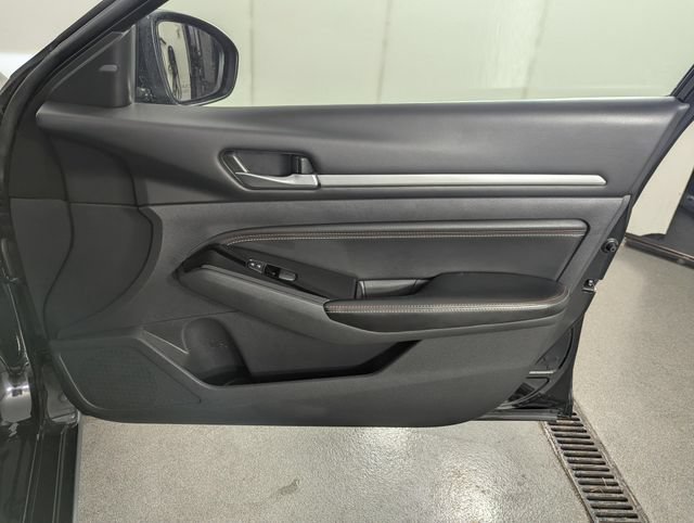 Used 2023 Nissan Altima 2.5 SR AWD/4WD image 28