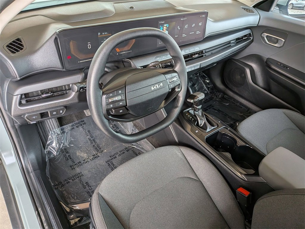 Used 2025 Kia K4 LXS image 14