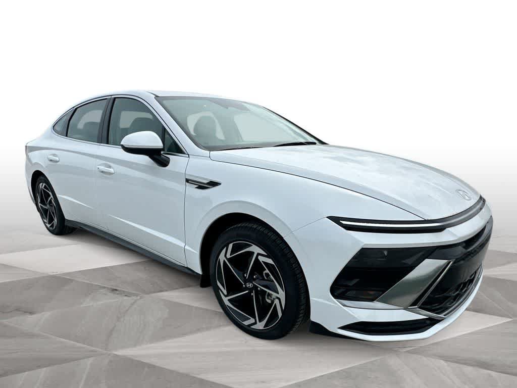 New 2026 Hyundai Sonata SEL FWD image 2
