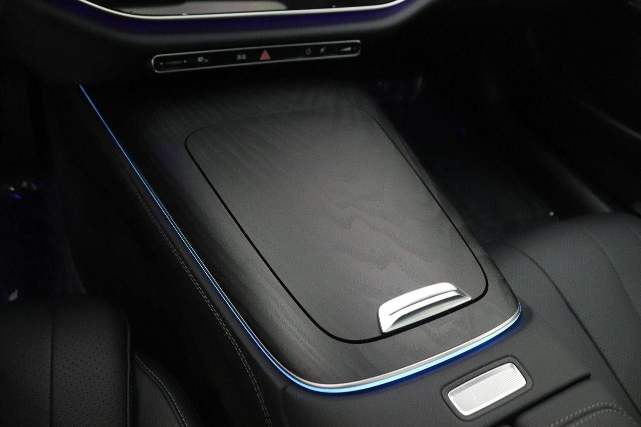 New 2025 Mercedes-Benz E 350 4MATIC Sedan image 18