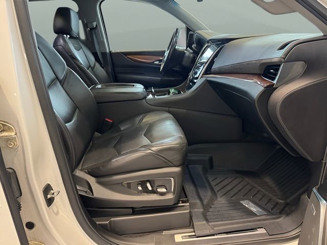 Used 2019 Cadillac Escalade Luxury image 26