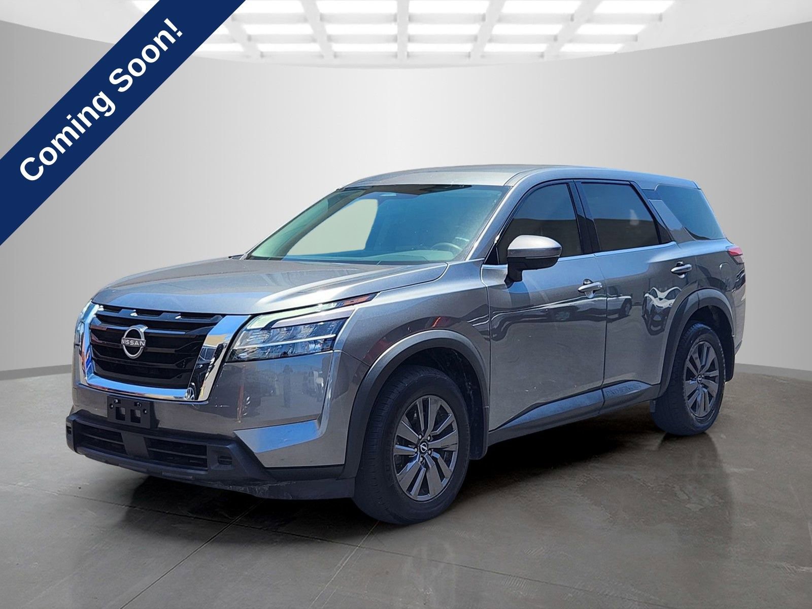 Used 2022 Nissan Pathfinder S AWD/4WD image 3