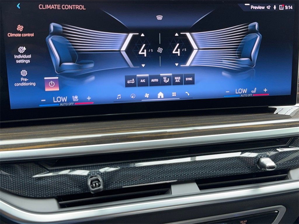 Used 2024 BMW X7 xDrive40i image 27