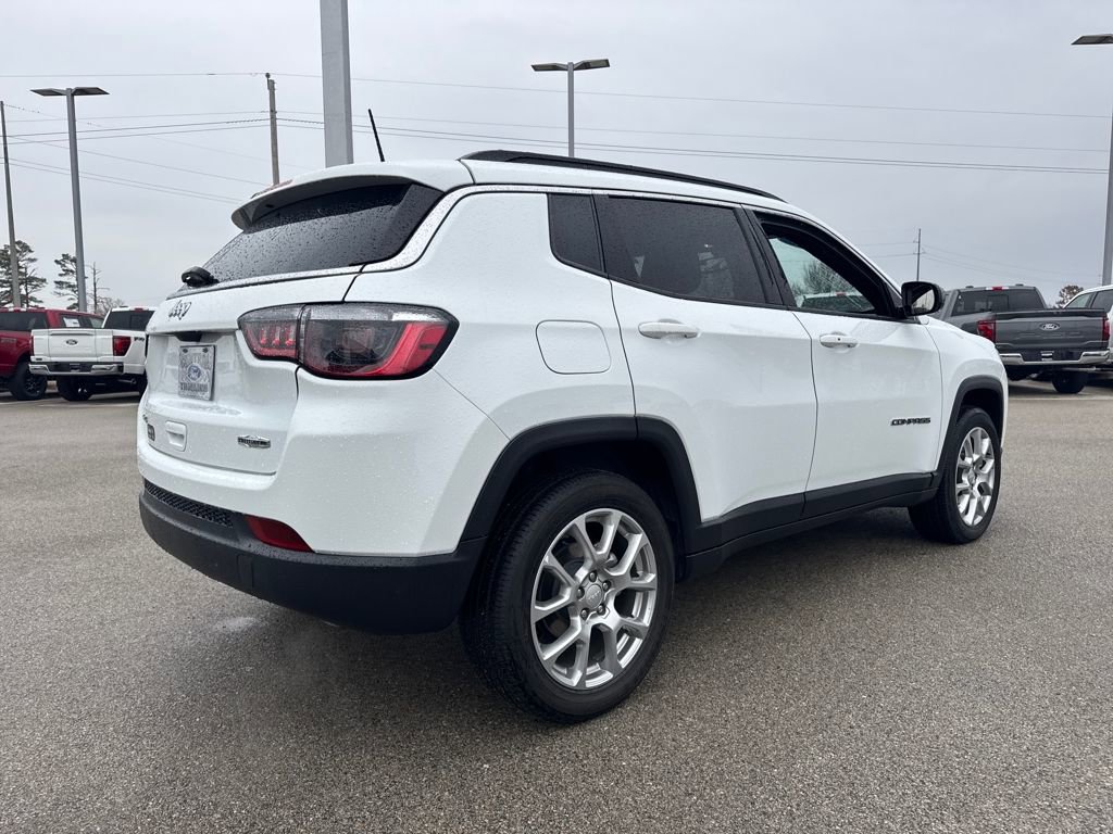 Used 2024 Jeep Compass Latitude image 7