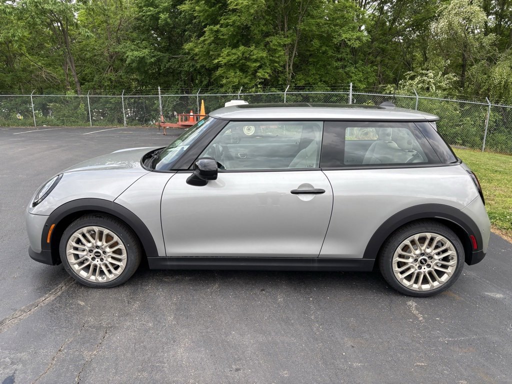 New 2025 MINI Cooper 2-Door Hardtop image 2