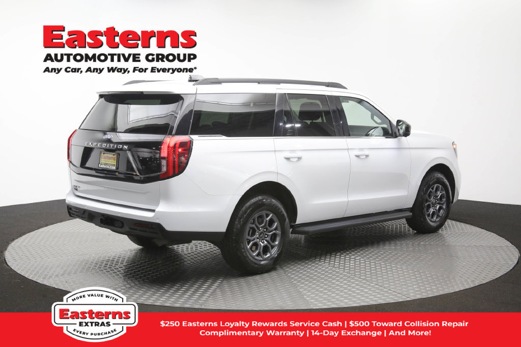 Used 2025 Ford Expedition Active AWD/4WD image 42