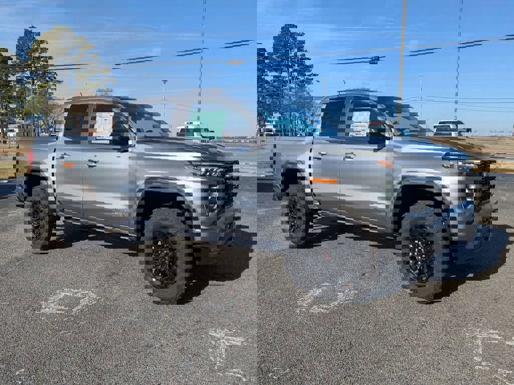 New 2026 GMC Canyon Elevation w/ Convenience Package image 3