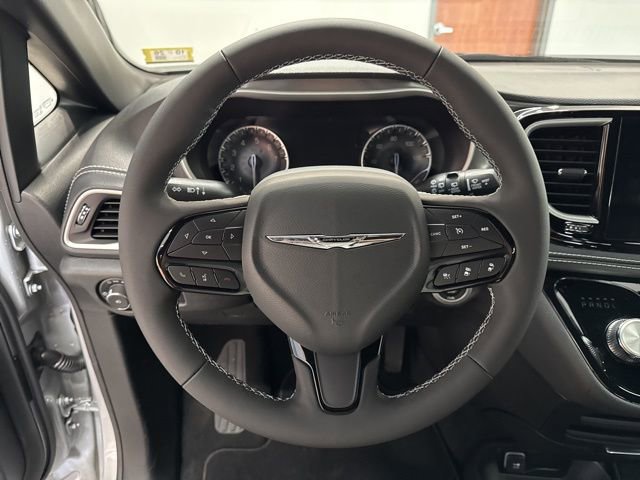 New 2026 Chrysler Pacifica Select image 25