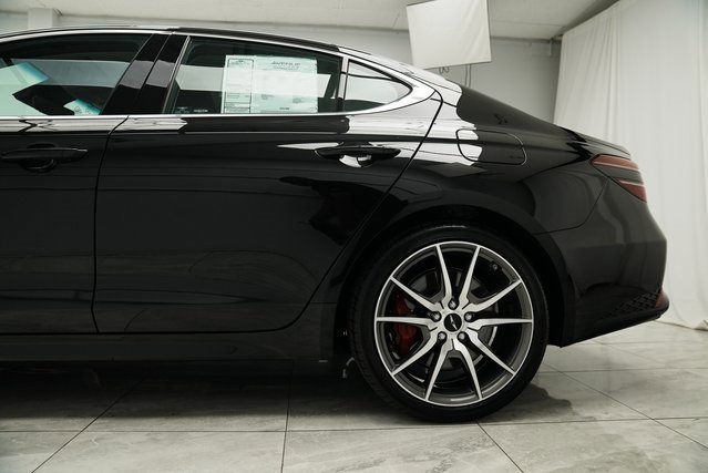 Used 2025 Genesis G70 2.5T image 11