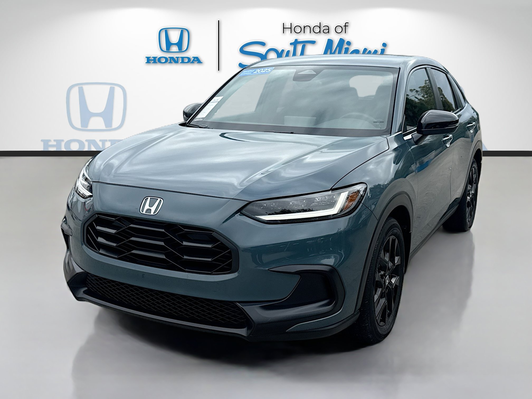 Certified 2025 Honda HR-V Sport image 3