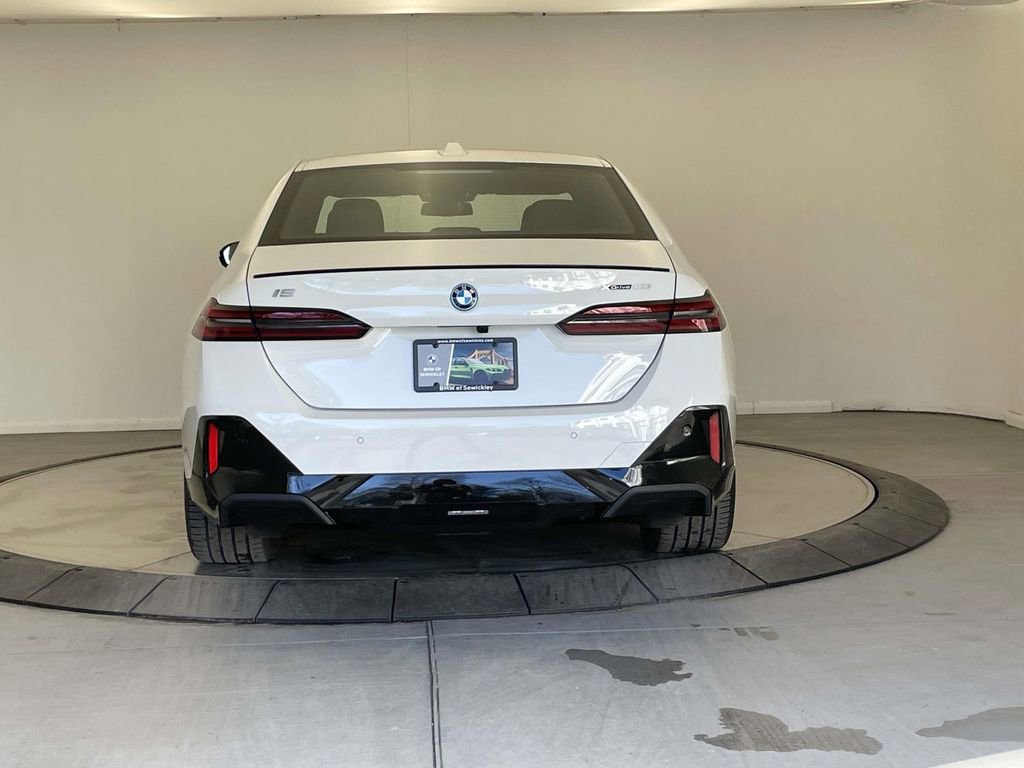 New 2026 BMW i5 eDrive40 w/ M Sport Package AWD/4WD image 4