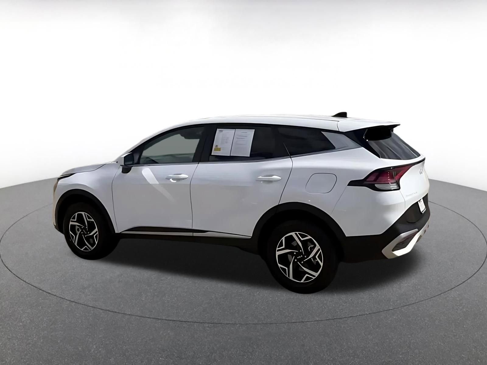 Used 2025 Kia Sportage LX image 11