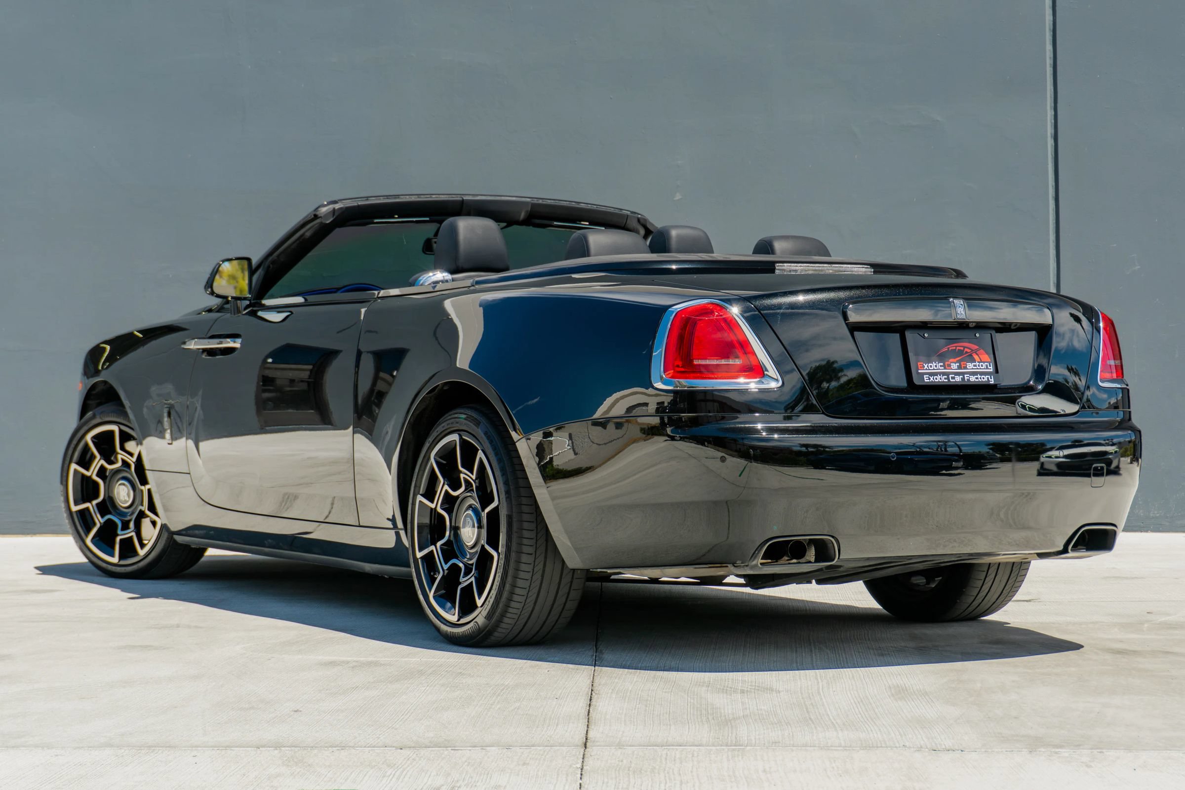 Used 2018 Rolls-Royce Dawn RWD image 10