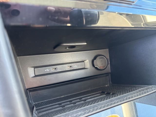 Used 2025 Volkswagen Taos SE w/ Panoramic Sunroof Package AWD/4WD image 22