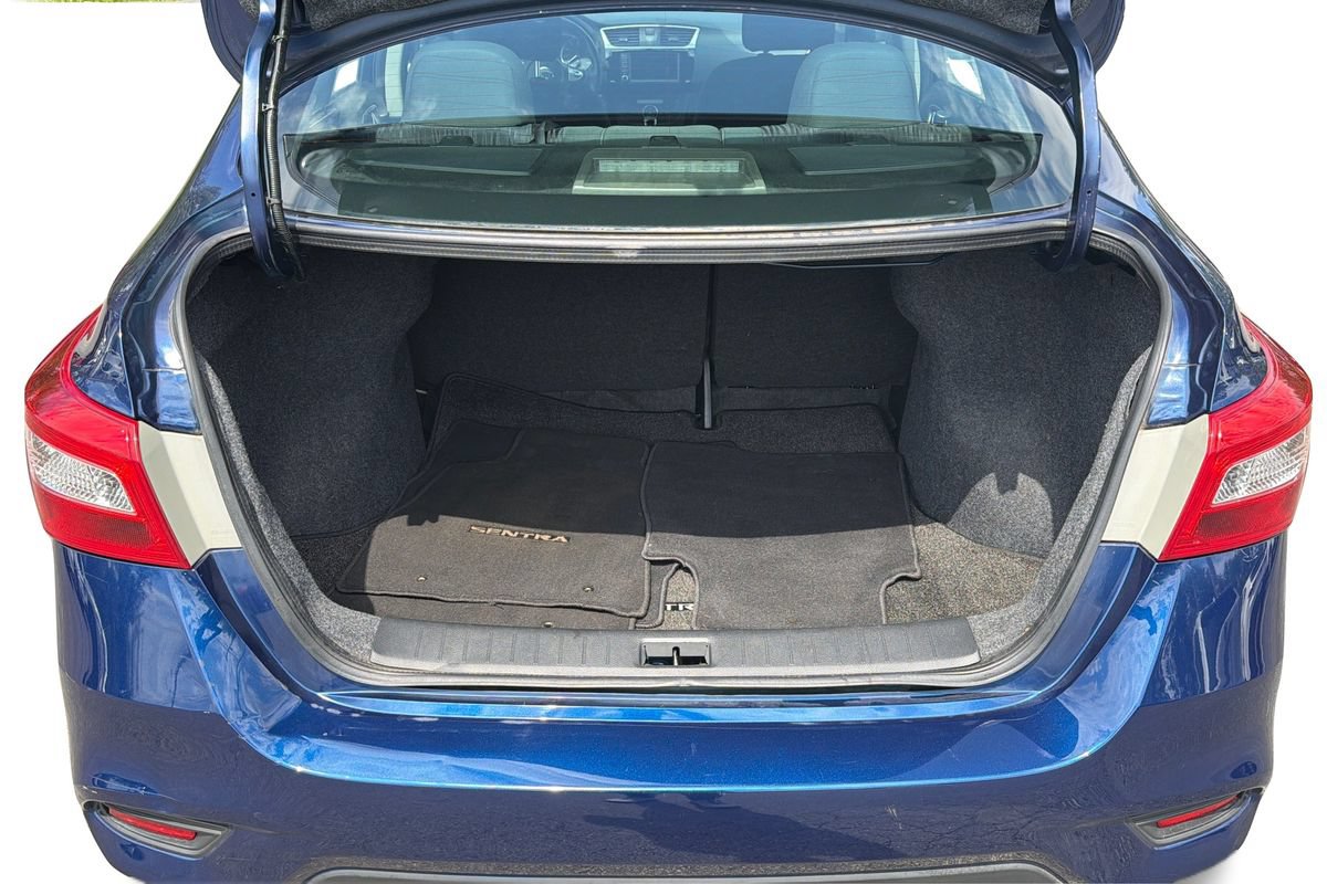 Used 2019 Nissan Sentra SV FWD image 11
