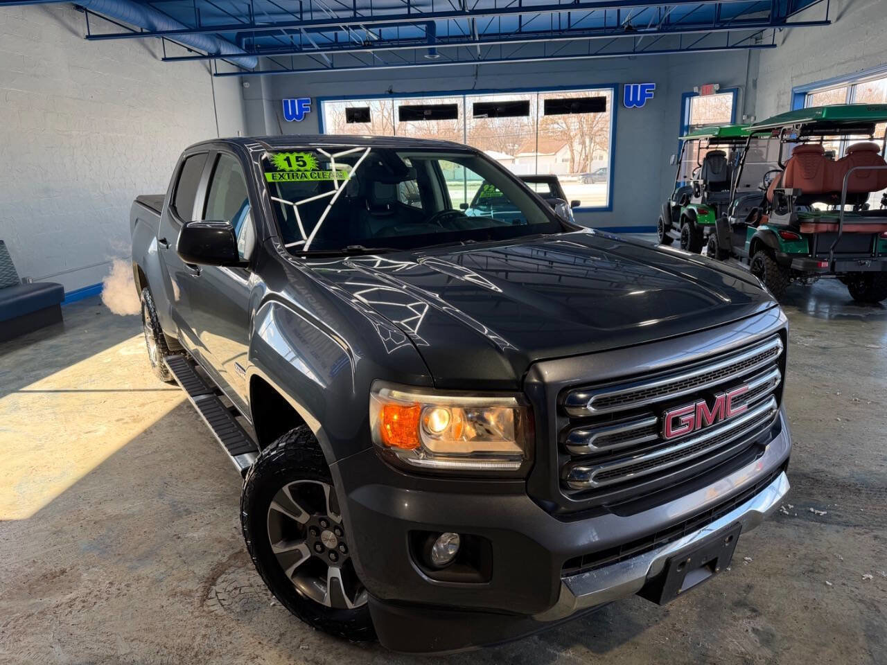 Used 2015 GMC Canyon SLE image 3