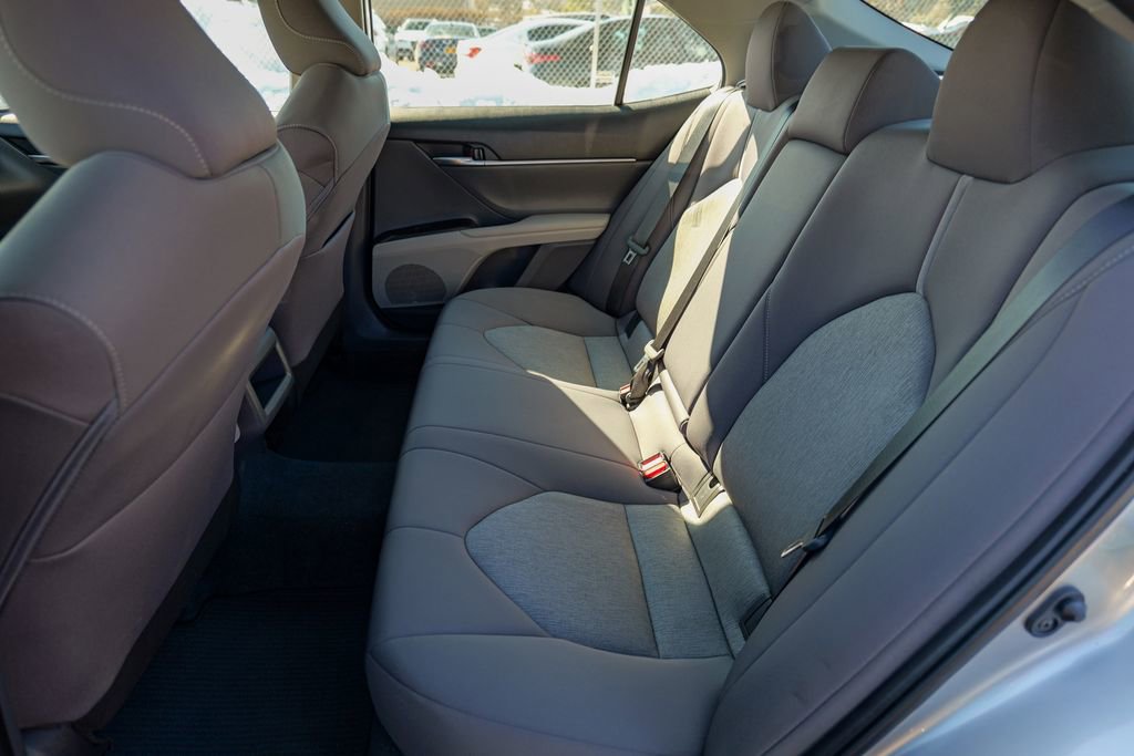 Used 2022 Toyota Camry LE w/ Carpet Mat Package (TMS) FWD image 27