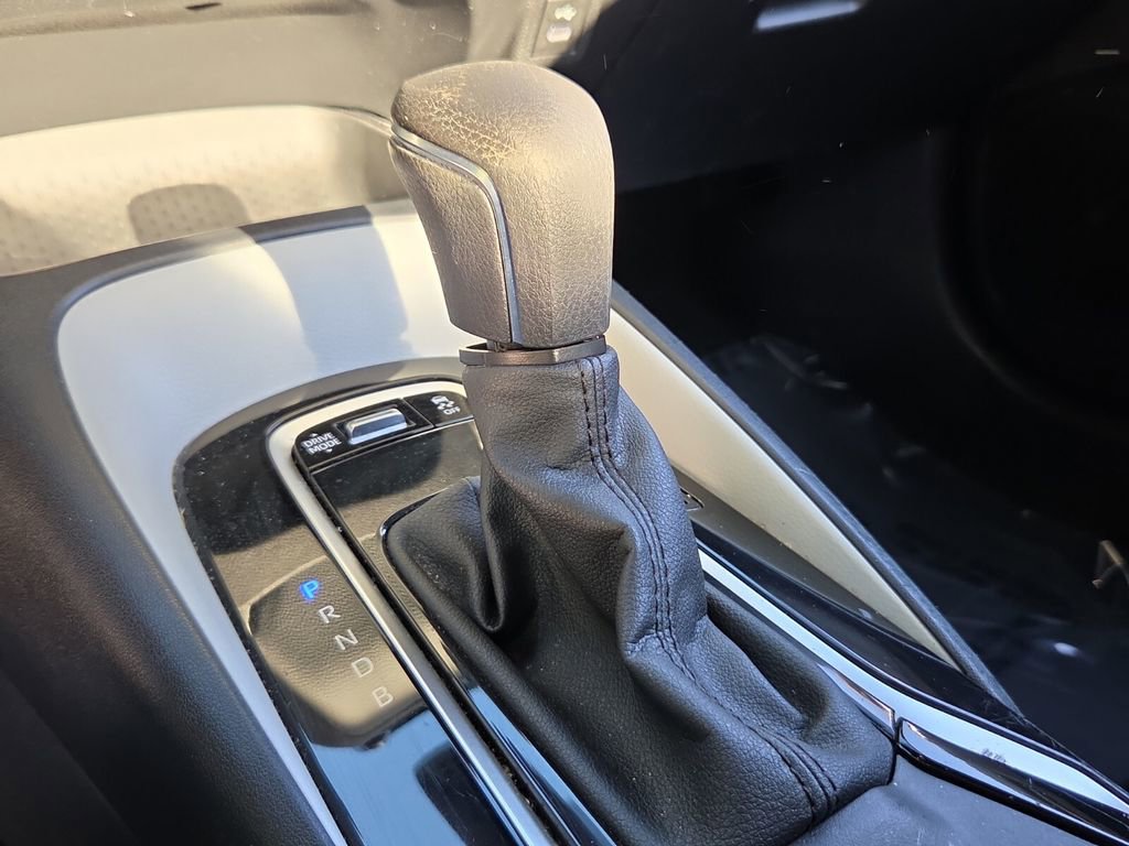 Used 2023 Toyota Corolla SE image 19