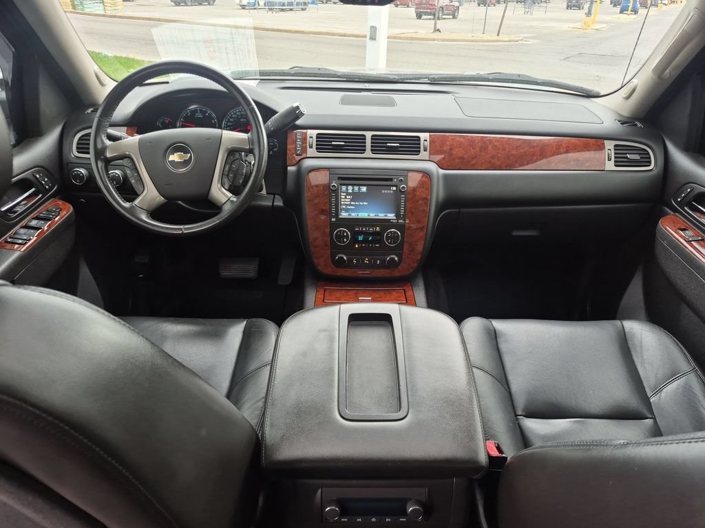 Used 2012 Chevrolet Avalanche LTZ AWD/4WD image 23