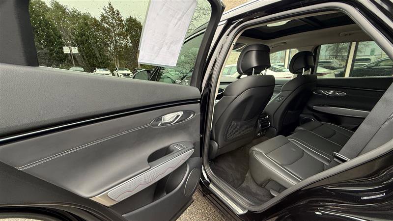 Used 2024 Genesis GV70 2.5T w/ Advanced Package image 16