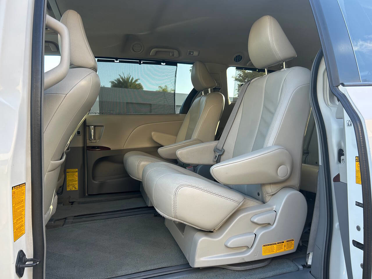 Used 2013 Toyota Sienna XLE image 14