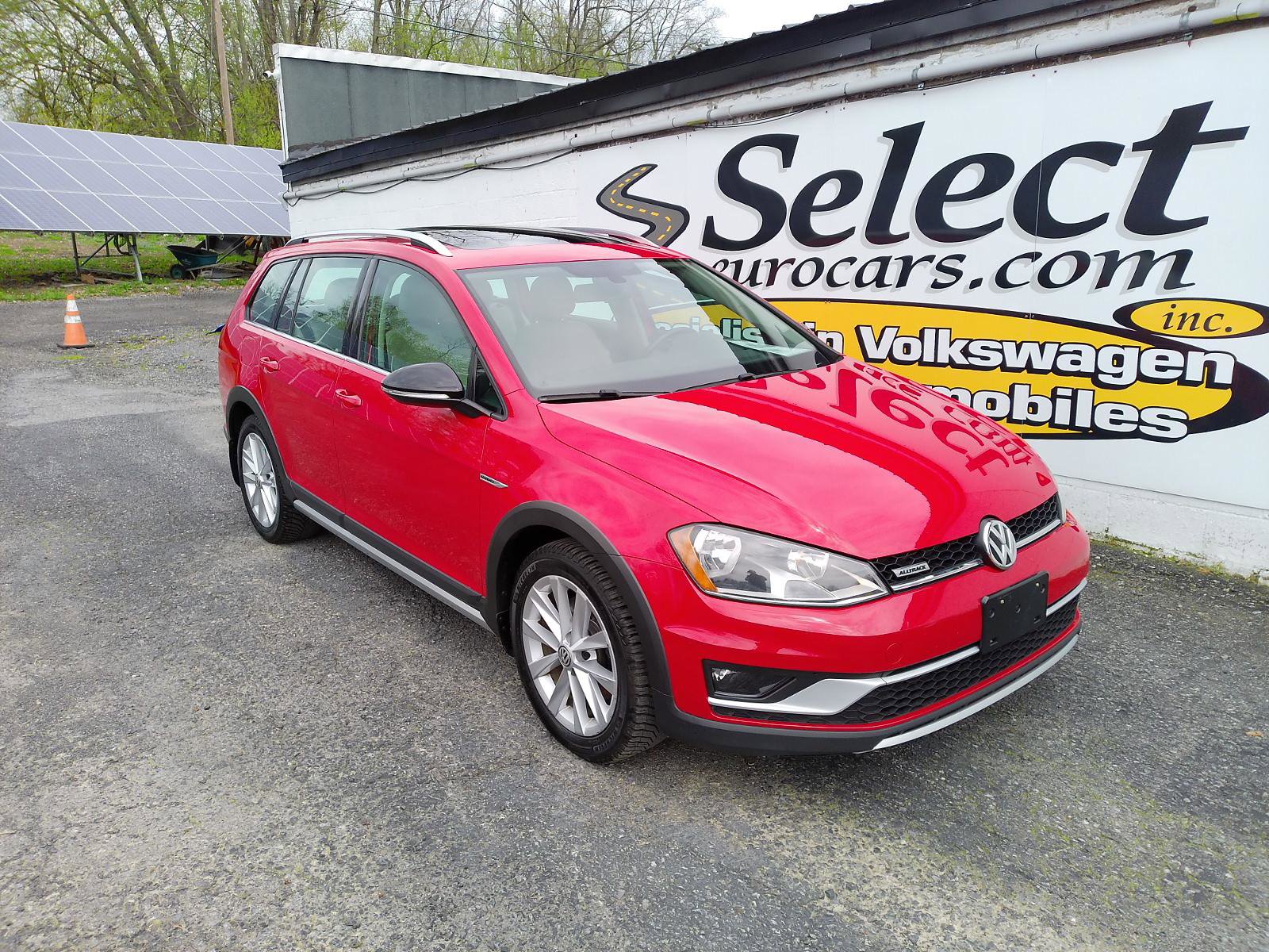 Used 2017 Volkswagen Golf Alltrack SE AWD/4WD image 2