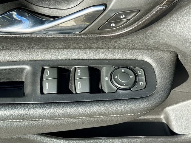 Used 2023 GMC Terrain SLE w/ Driver Convenience Package image 17