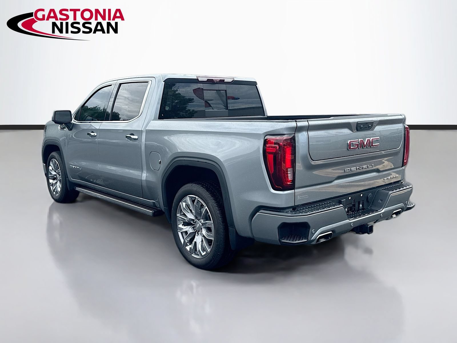 Used 2024 GMC Sierra 1500 Denali AWD/4WD image 6