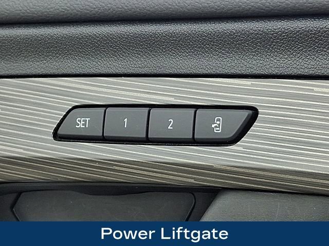 Used 2024 GMC Terrain SLT image 13