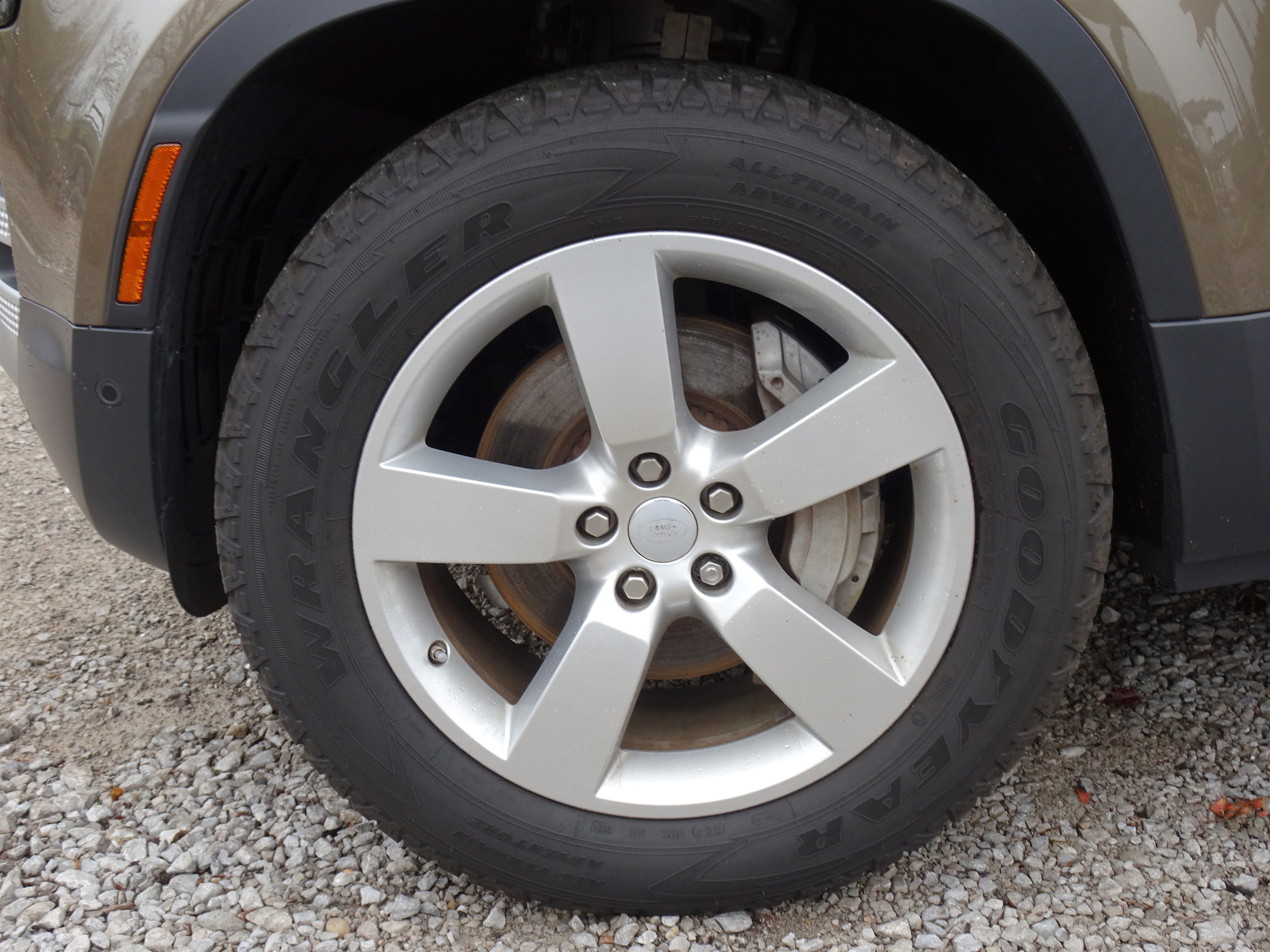 Used 2020 Land Rover Defender 110 First Edition image 39