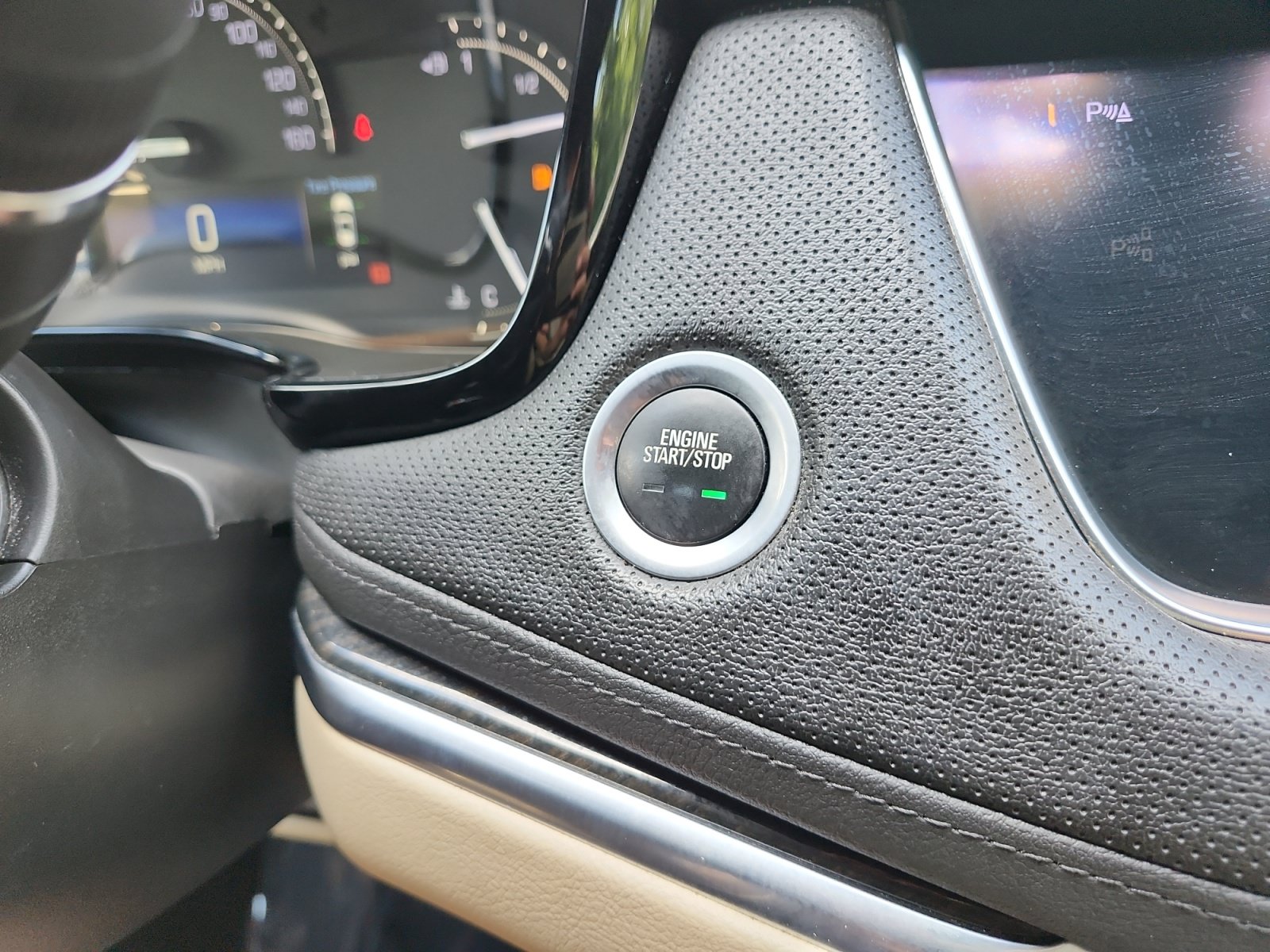 Used 2019 Cadillac XT5 AWD image 19