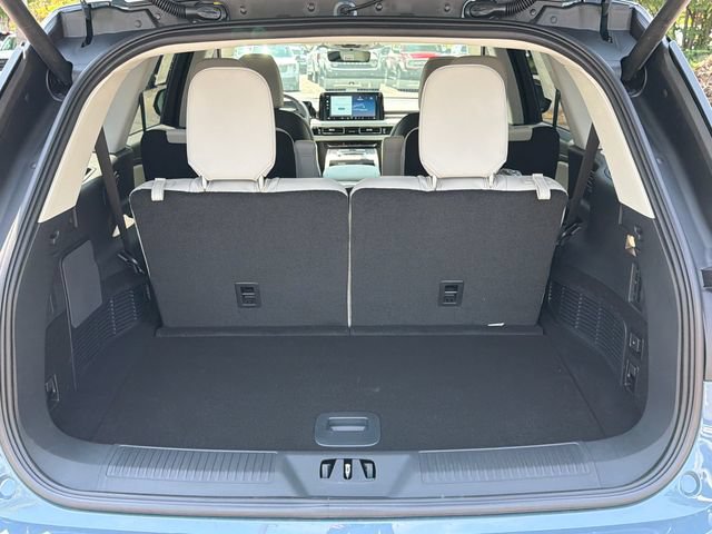 New 2026 Lincoln Aviator 2WD w/ Jet Appearance Package image 18
