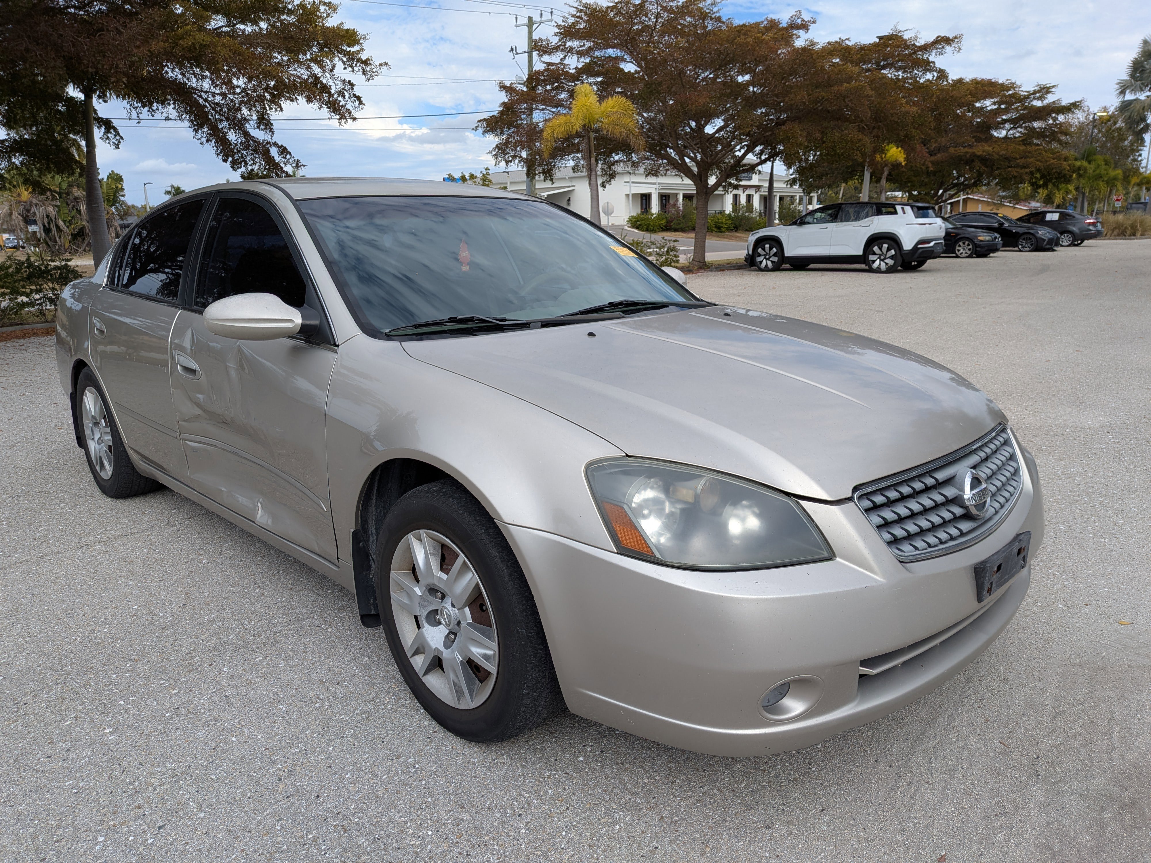 Used 2005 Nissan Altima 2.5 S w/ (S02) Side Airbags Pkg image 2