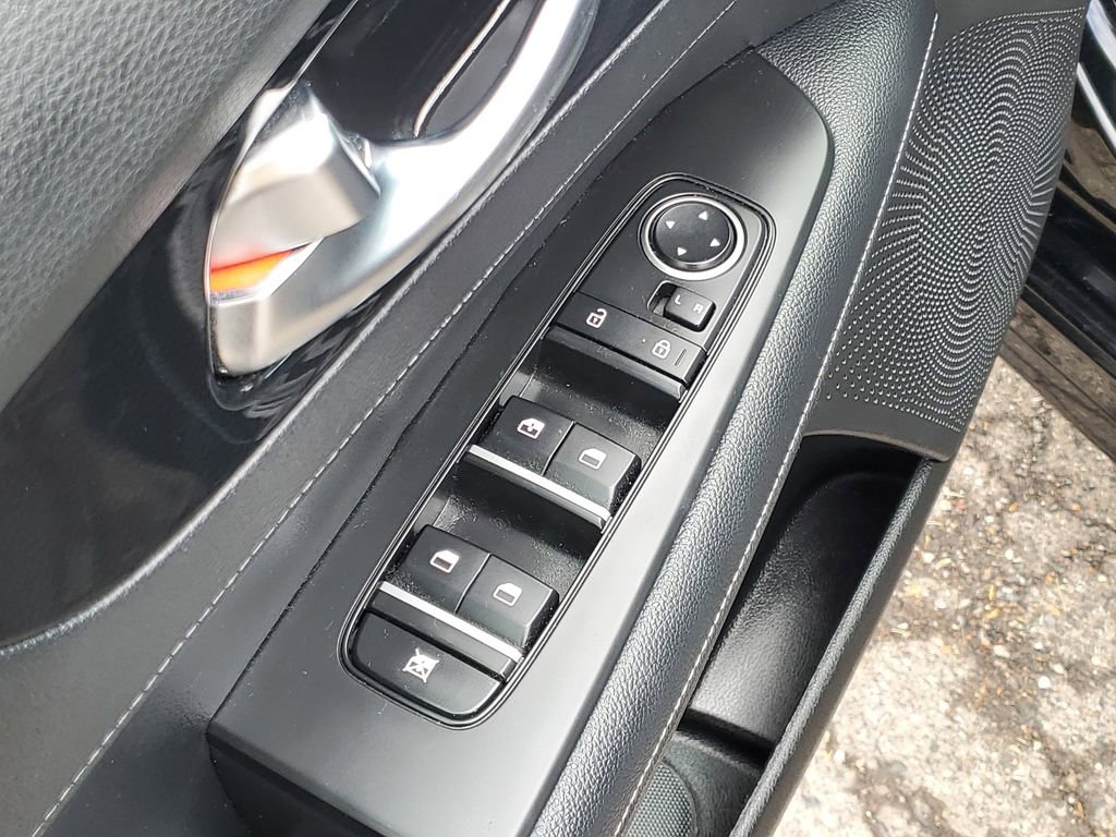 Certified 2023 Kia Forte GT-Line FWD image 9