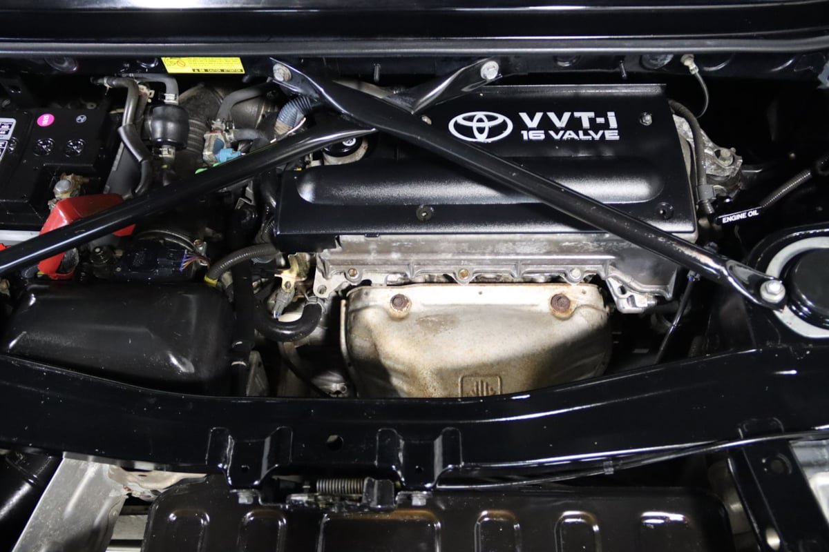Used 2004 Toyota MR2 RWD image 16