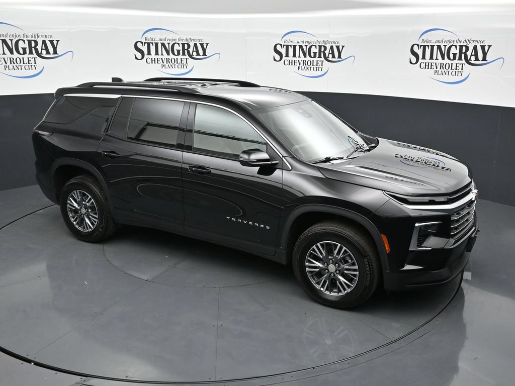 Used 2026 Chevrolet Traverse LT AWD/4WD image 9
