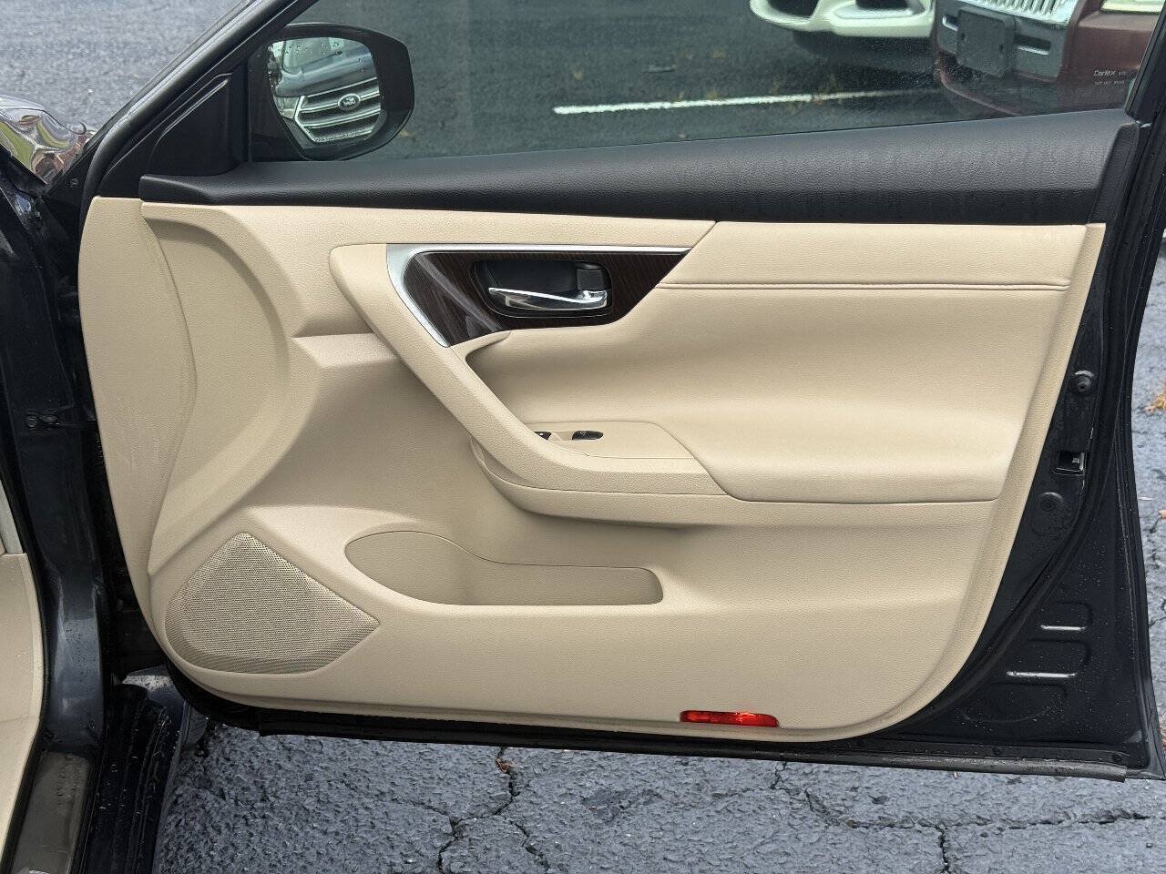 Used 2013 Nissan Altima 2.5 SL FWD image 26