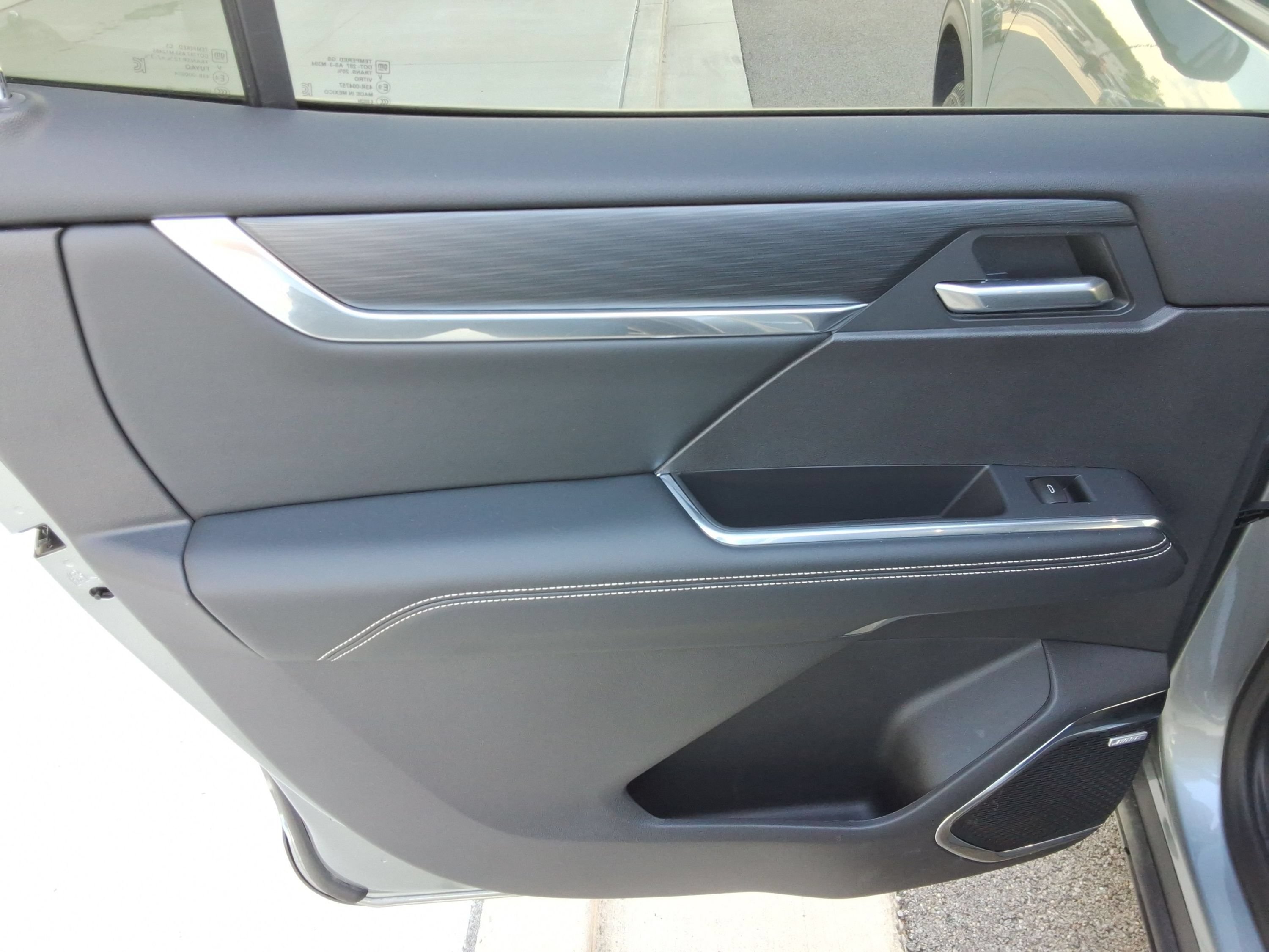 Used 2026 GMC Acadia Elevation FWD image 24