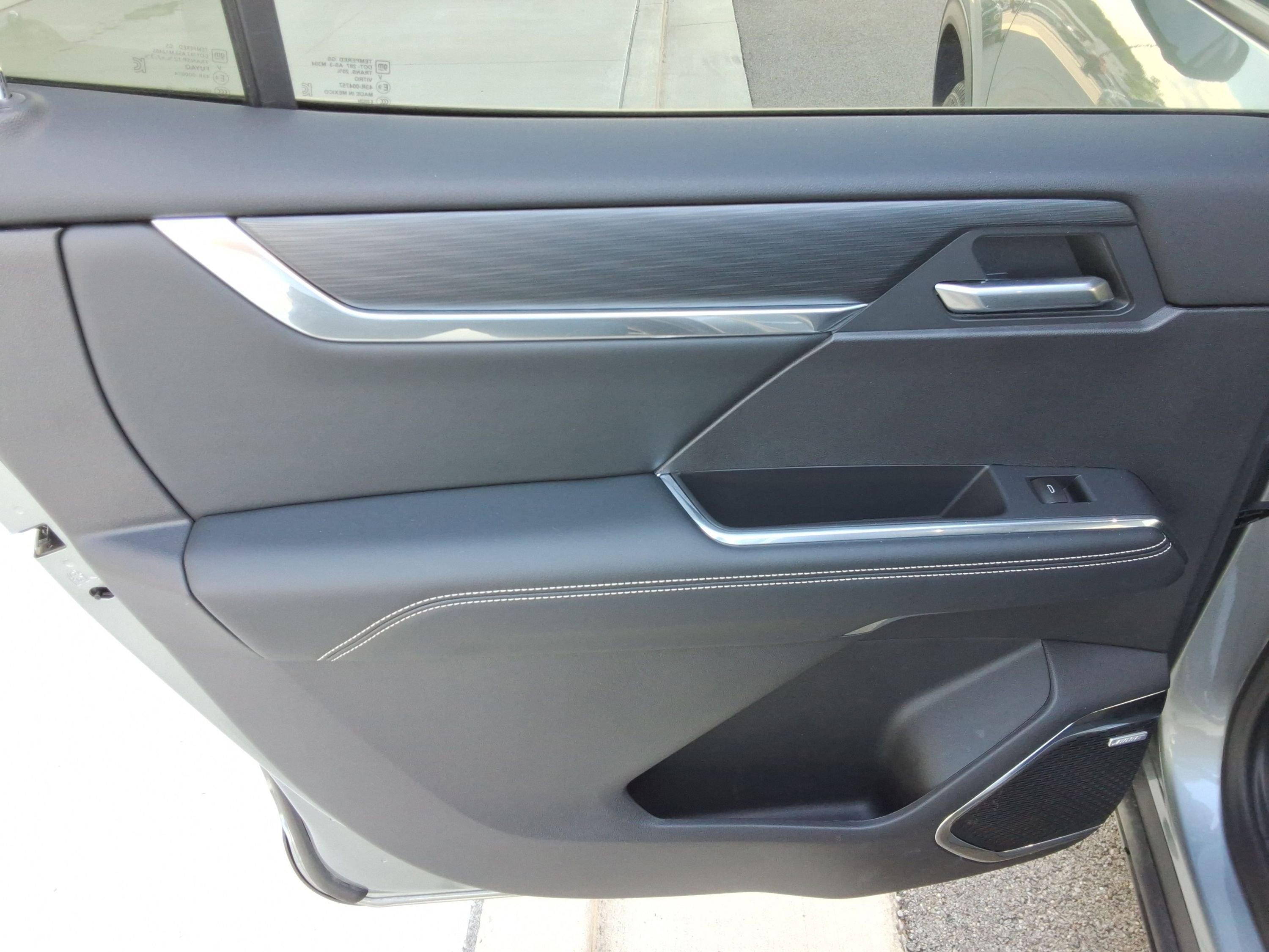 Used 2026 GMC Acadia Elevation FWD image 24