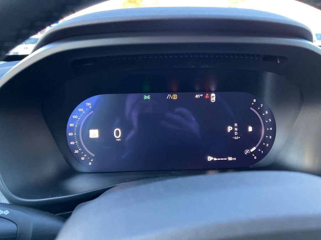 New 2026 Volvo XC40 B5 Plus w/ Protection Package Premier AWD/4WD image 15