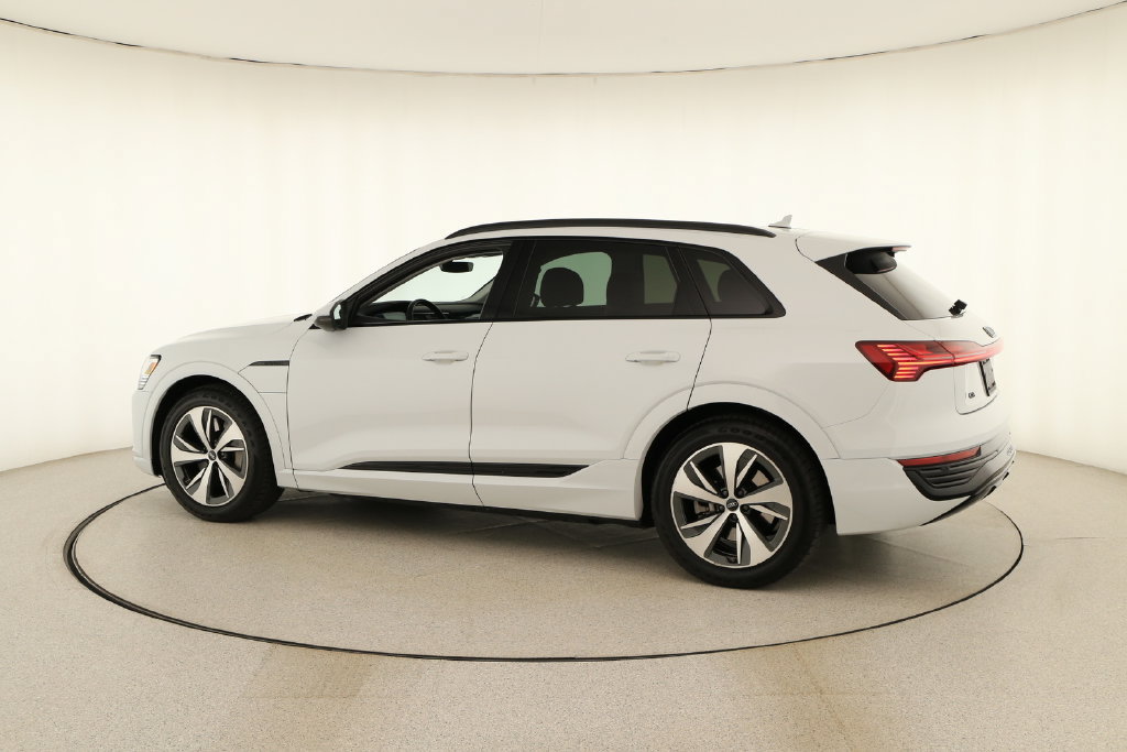 Certified 2024 Audi Q8 e-tron Premium Plus AWD/4WD image 3