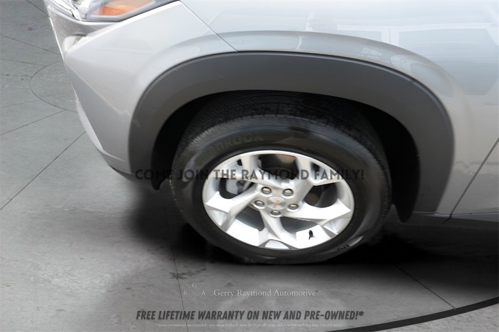 Used 2025 Chevrolet Trax LS w/ LS Convenience Package image 10