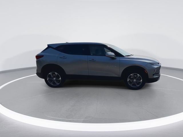 Used 2025 Chevrolet Blazer LT AWD/4WD image 12