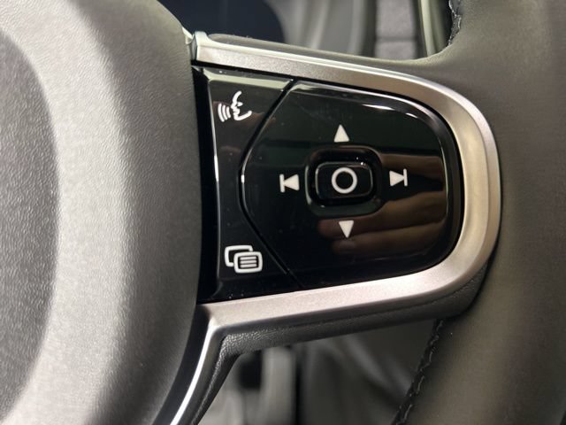 Used 2025 Volvo XC90 B6 Plus w/ Protection Package Premier AWD/4WD image 14