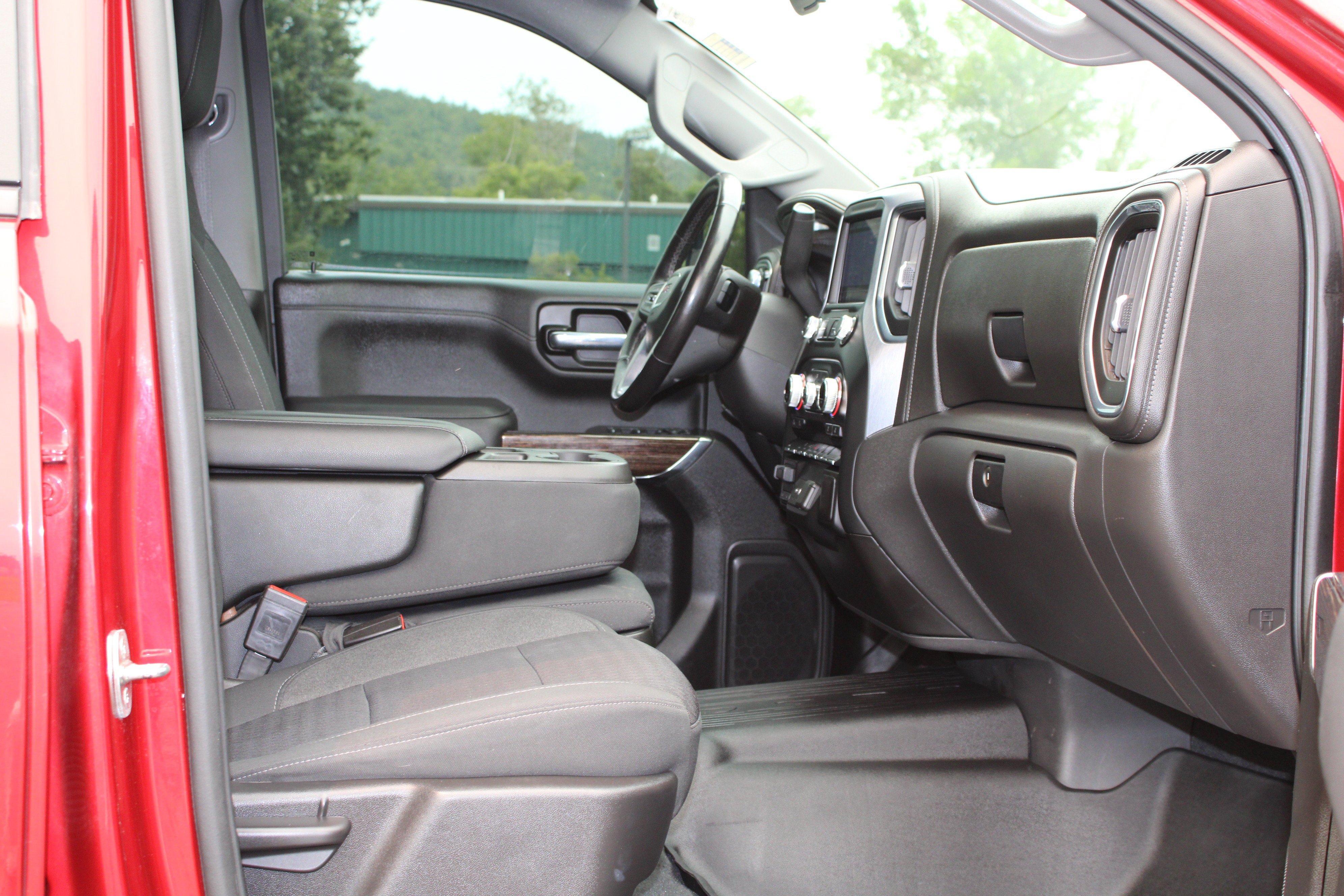 Used 2021 GMC Sierra 1500 Elevation w/ LPO, Elevation Black Package AWD/4WD image 12