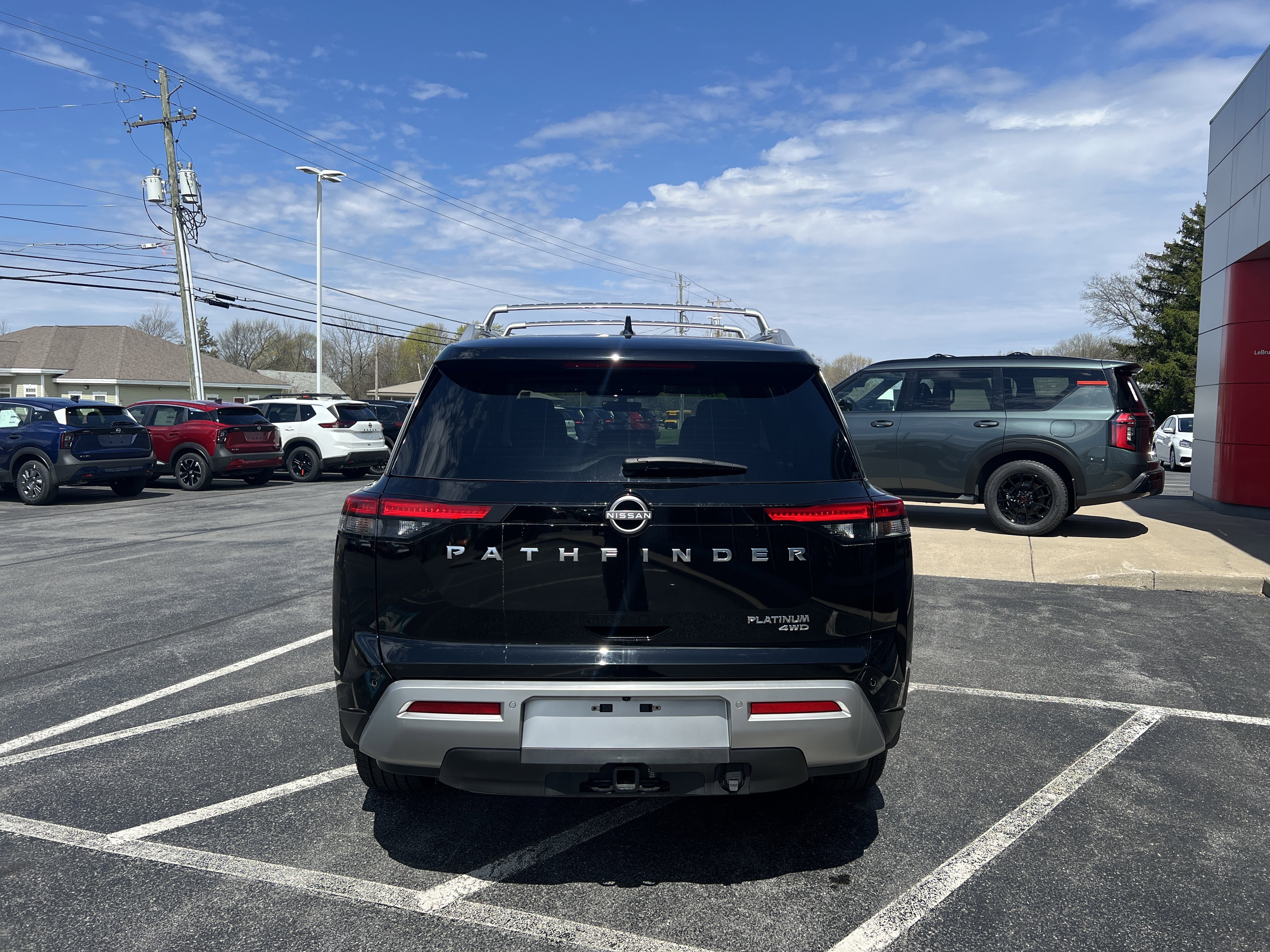 Used 2025 Nissan Pathfinder Platinum w/ Cargo Package AWD/4WD image 8