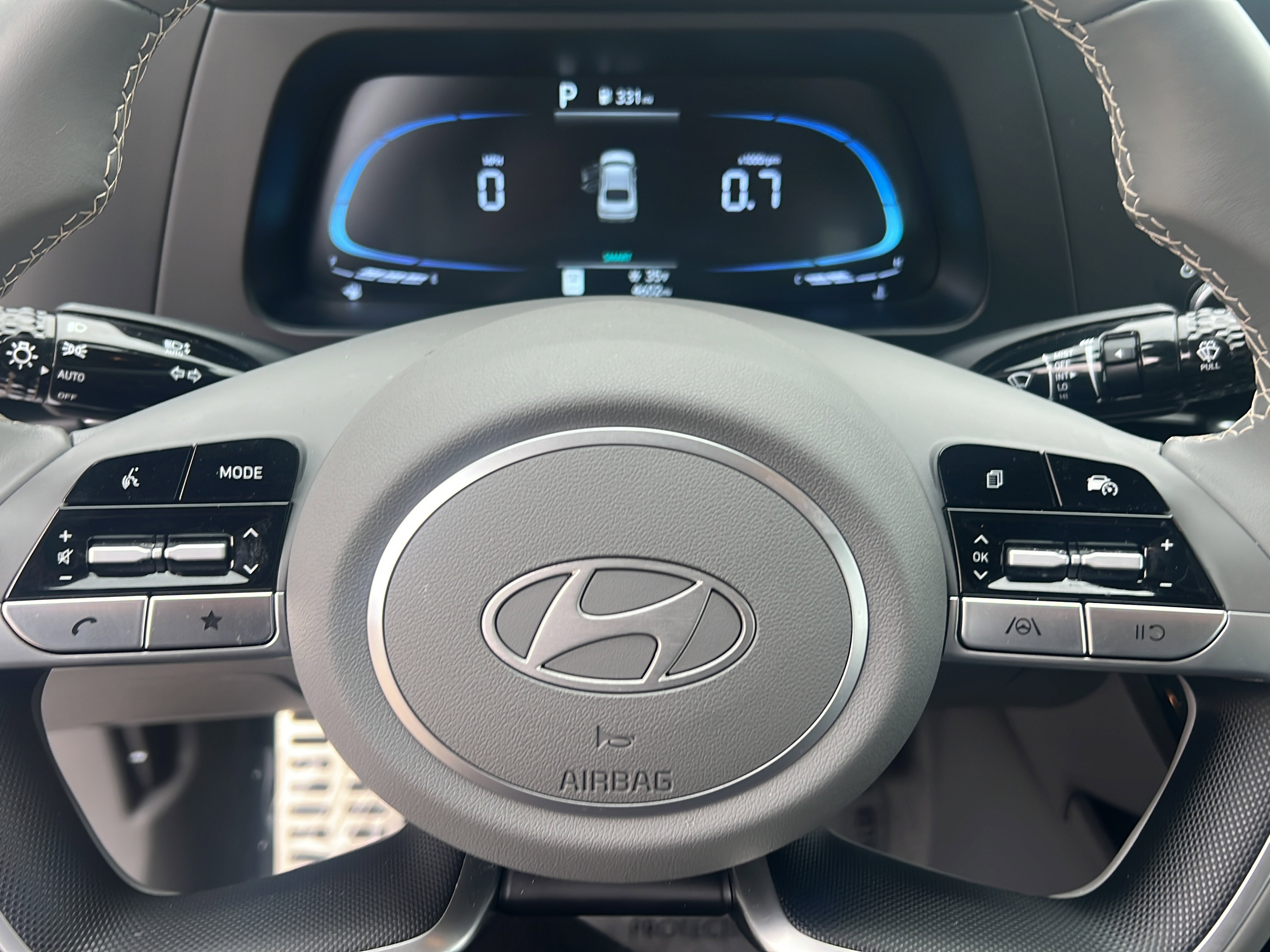 Certified 2025 Hyundai Elantra Sport image 12