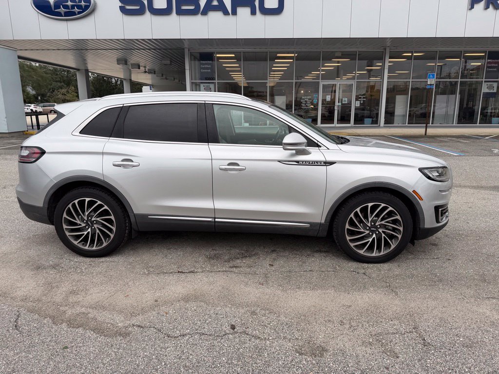 Used 2019 Lincoln Nautilus Reserve FWD image 2
