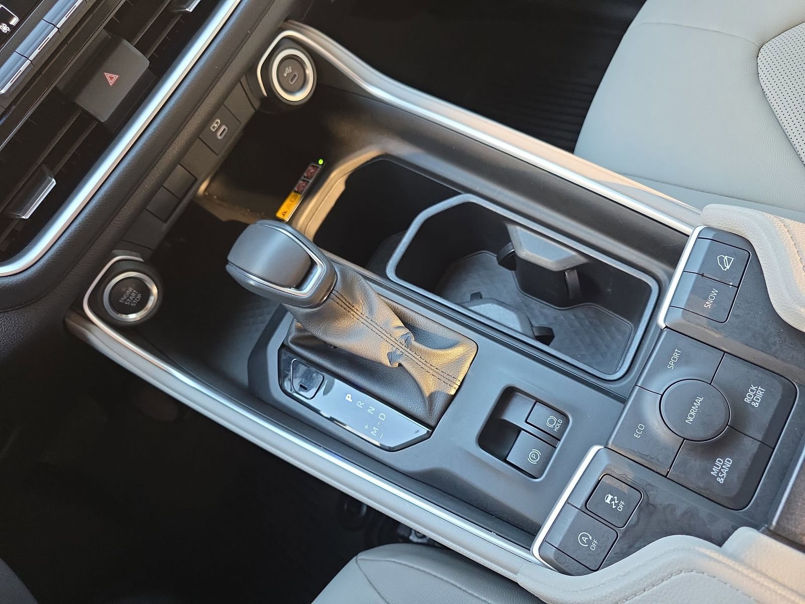 Used 2025 Toyota Grand Highlander AWD image 26