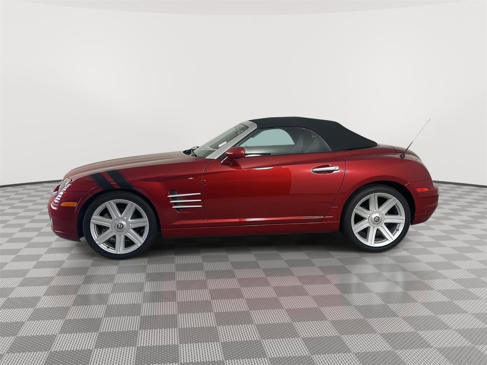 Used 2005 Chrysler Crossfire Limited RWD image 4